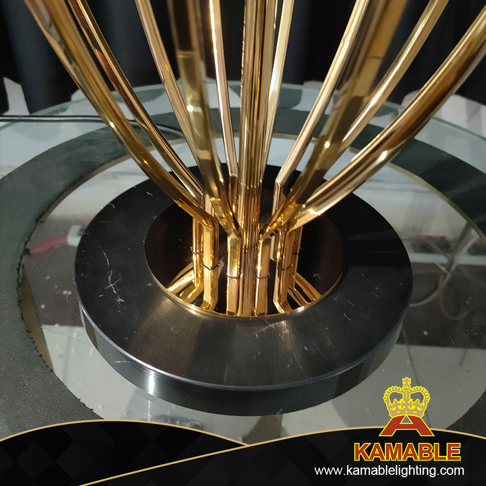 Shiny Gold Plated Wonderful Fabric Table Lamp in Villa (KIB-12T)